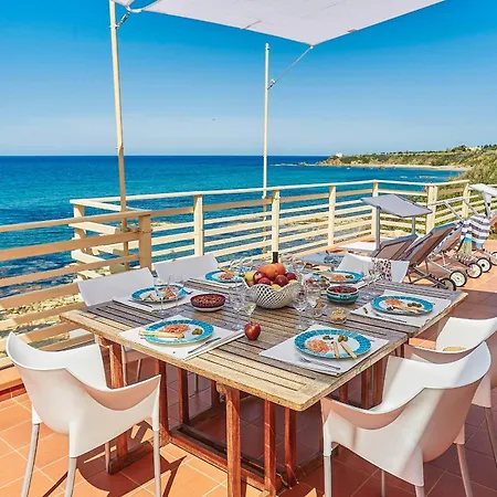 Coda Di Volpe Sul Mare * Cefalù
